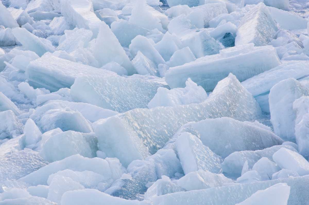Canada, Quebec Melting ice on St Lawrence river